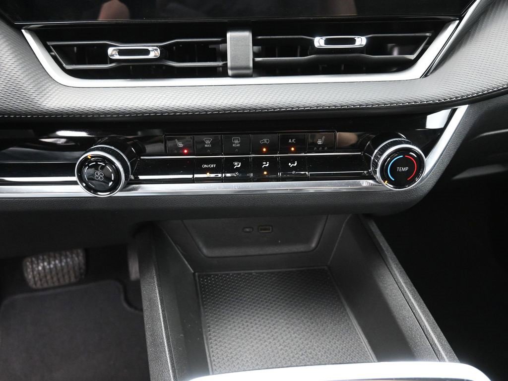 Used 2025 Chevrolet Equinox LT image 9