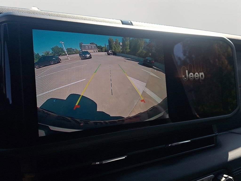 Used 2024 Jeep Wrangler Rubicon image 18