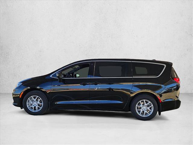 New 2026 Chrysler Pacifica Select FWD image 5