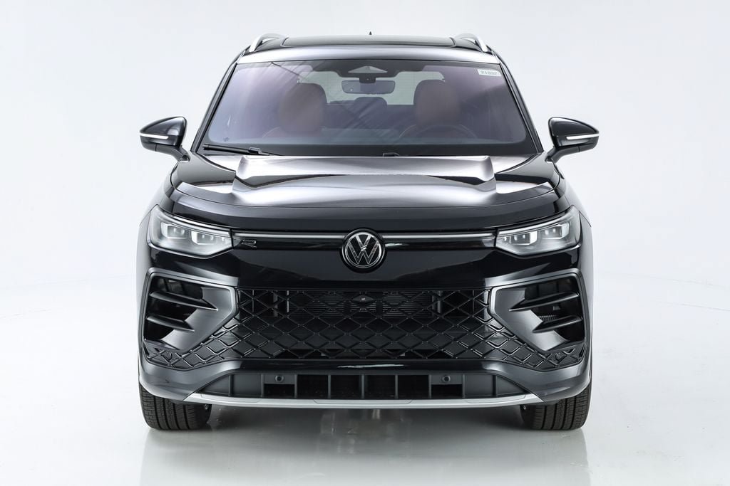 New 2026 Volkswagen Tiguan SEL R-Line AWD/4WD image 16
