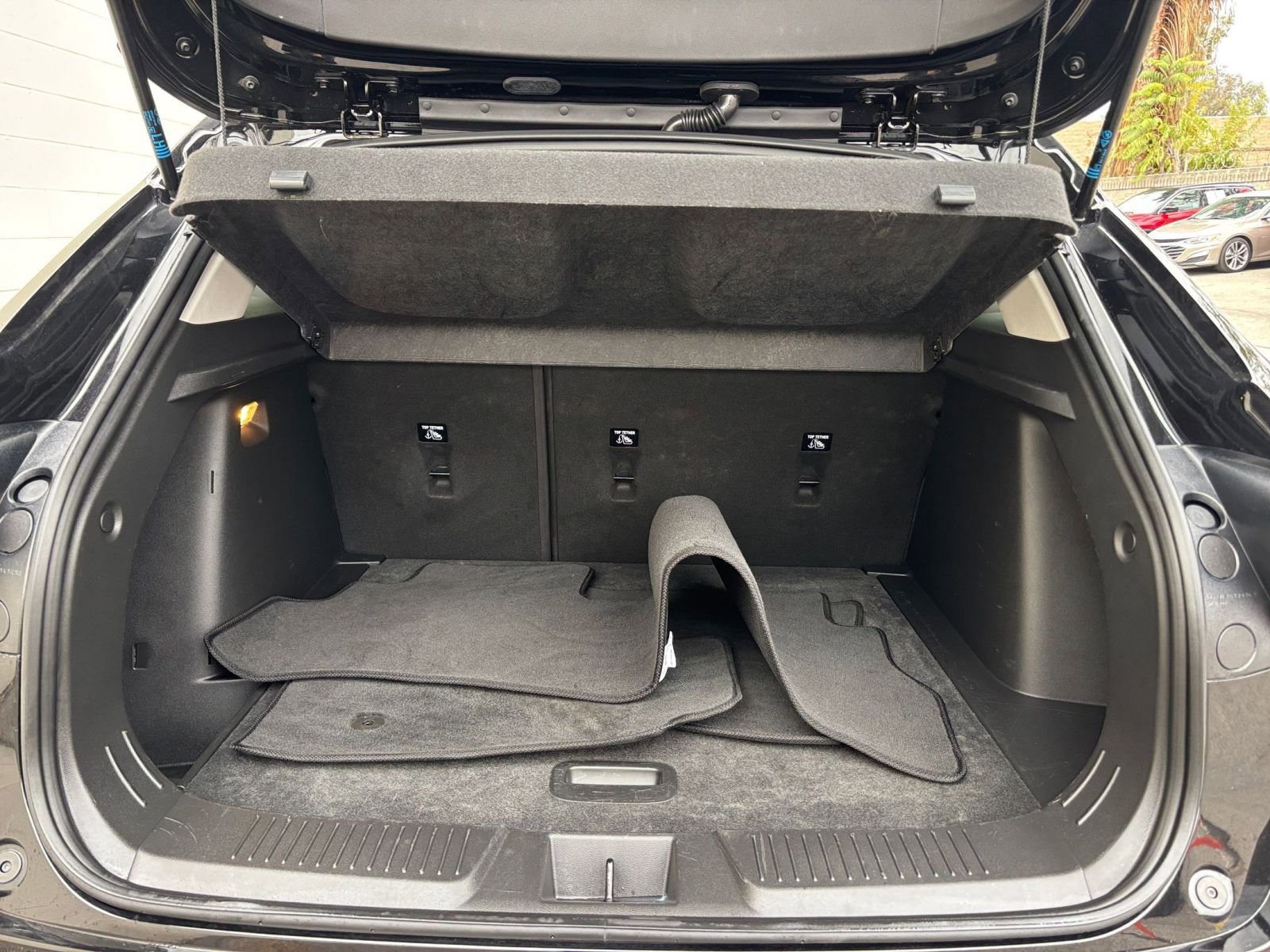 Used 2025 Chevrolet Trax LT w/ LT Convenience Package image 31