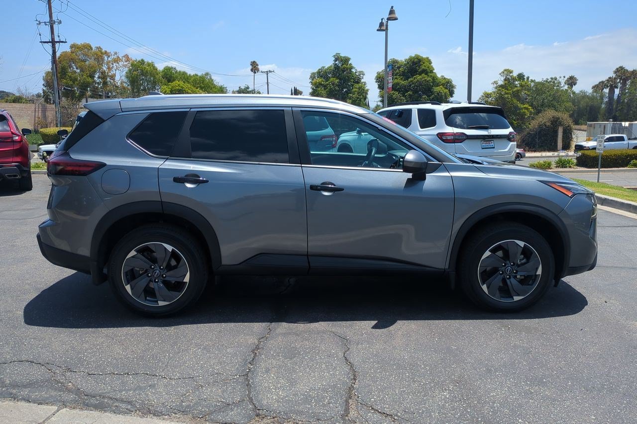 Certified 2025 Nissan Rogue SV w/ SV Premium Package FWD image 5