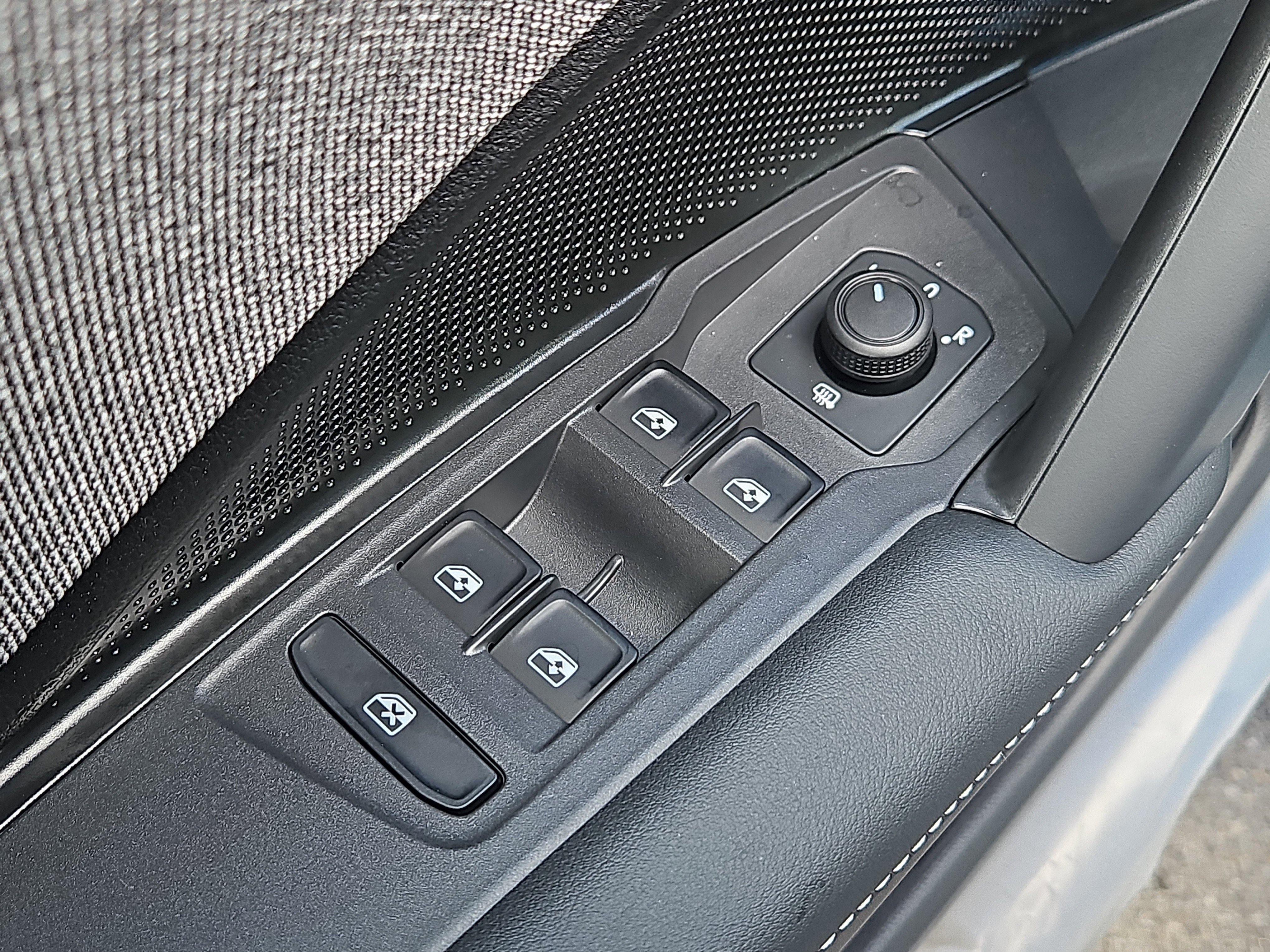 New 2025 Volkswagen Tiguan S image 6