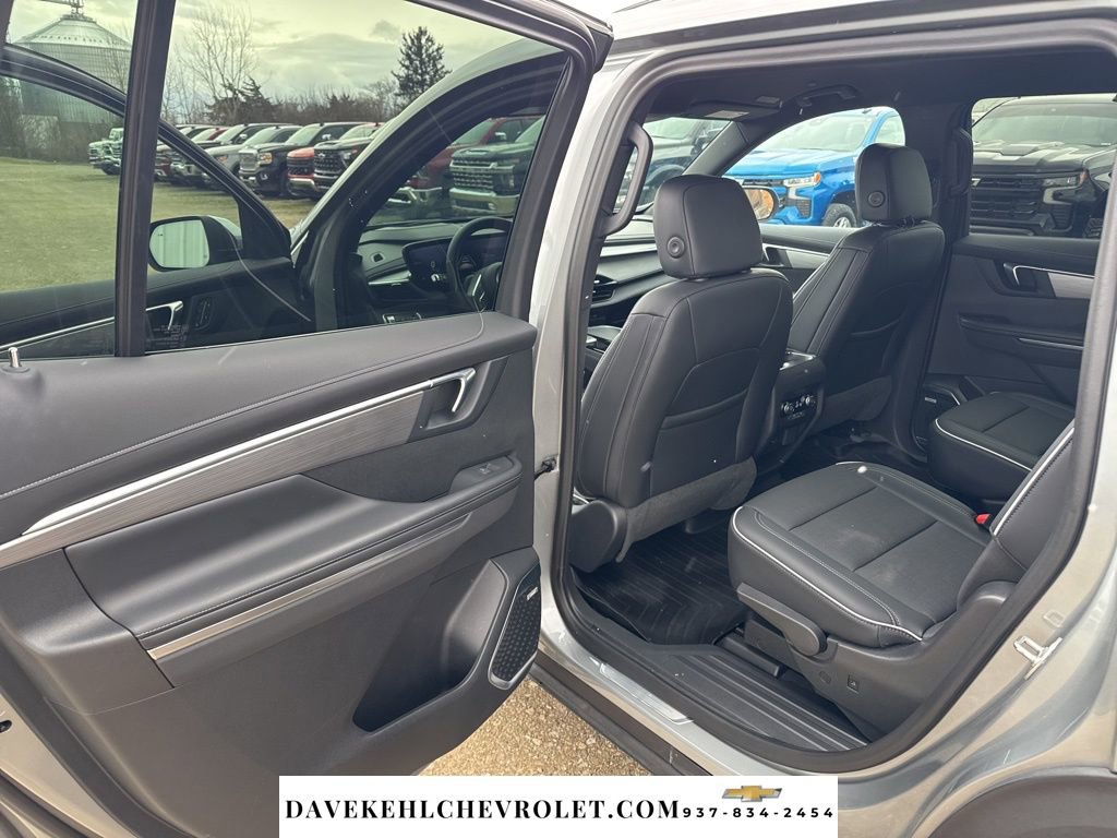 Used 2025 Buick Enclave Preferred w/ Power Package image 20