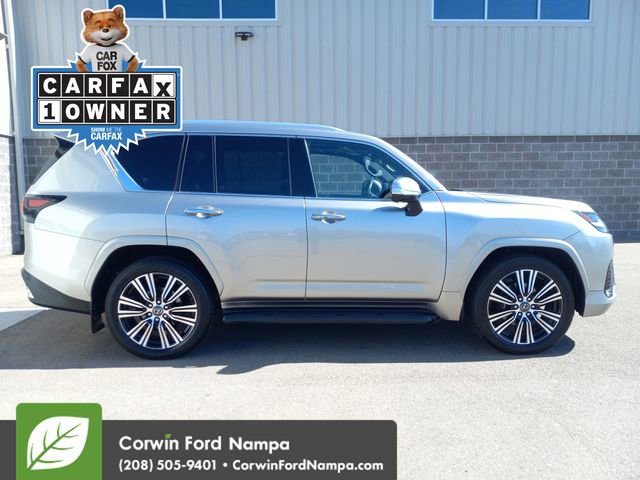 Used 2024 Lexus LX 600 4WD w/ Luxury Package image 2