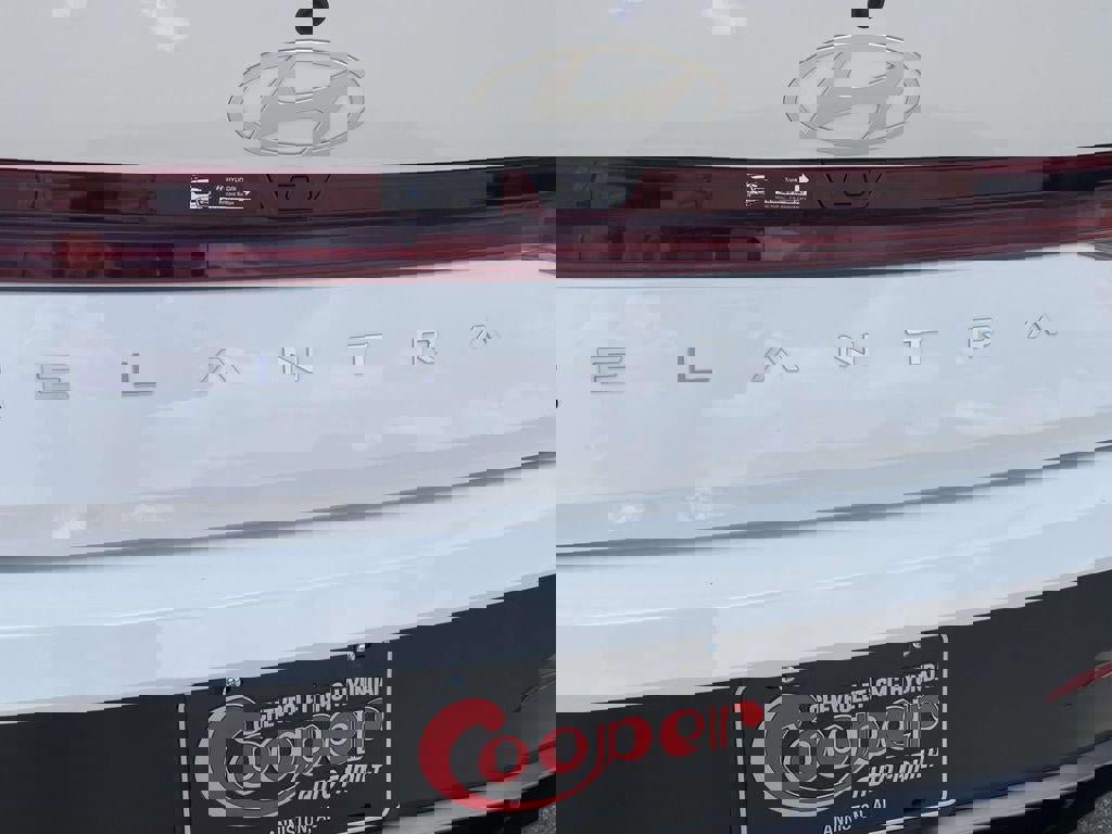 New 2026 Hyundai Elantra Limited image 29
