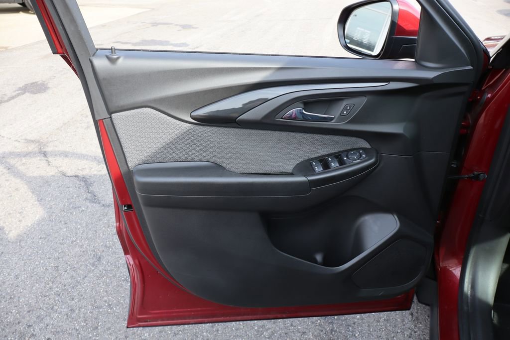 Used 2023 Chevrolet TrailBlazer LT w/ Convenience Package image 8