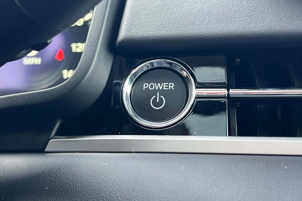 New 2025 Mitsubishi Outlander SE image 24