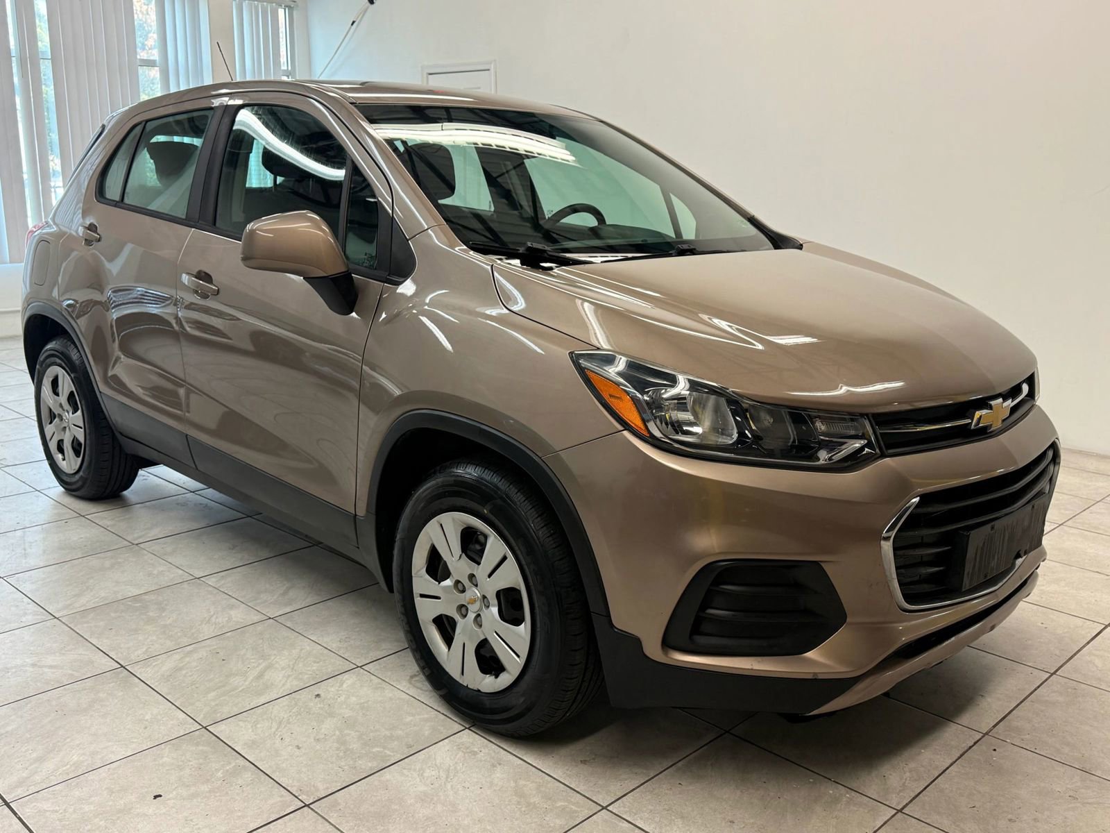 Used 2018 Chevrolet Trax LS image 1