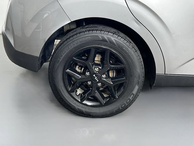 Used 2024 Kia Soul LX w/ Option Group 015 FWD image 32