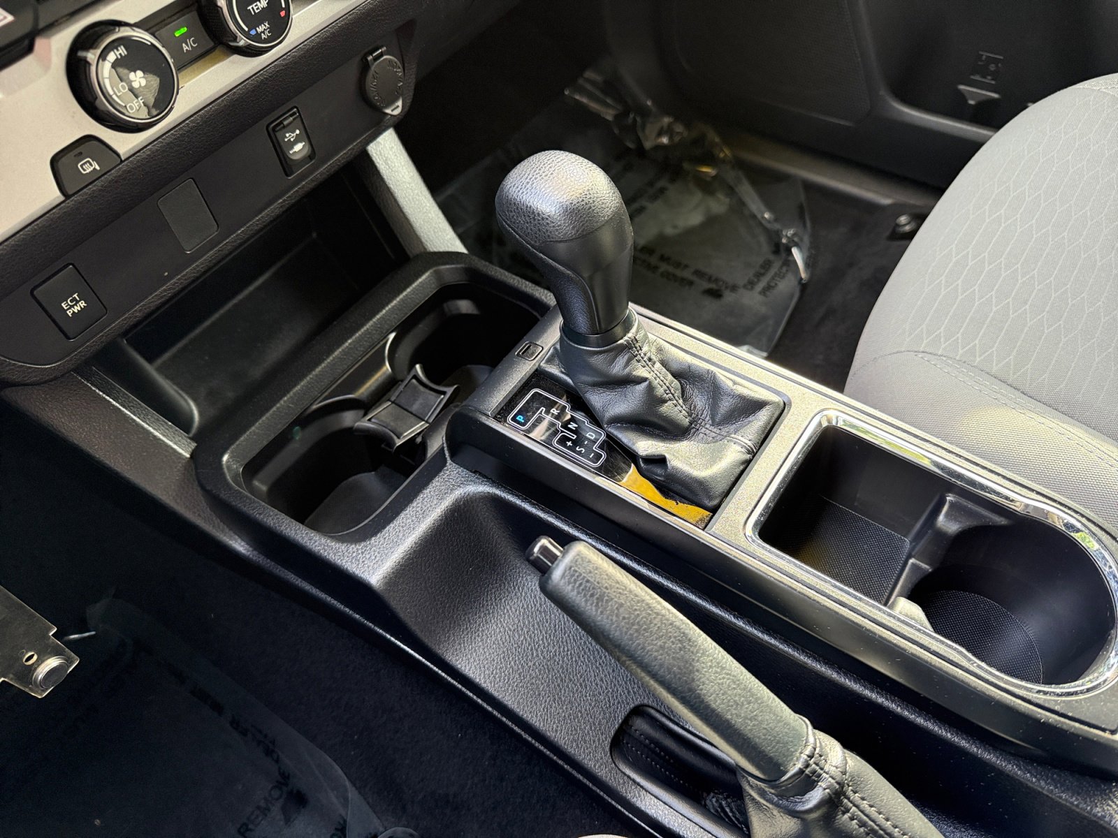 Used 2018 Toyota Tacoma SR w/ SR Convenience Package RWD image 13