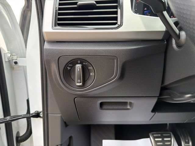 Used 2023 Volkswagen Atlas SEL Premium AWD/4WD image 31