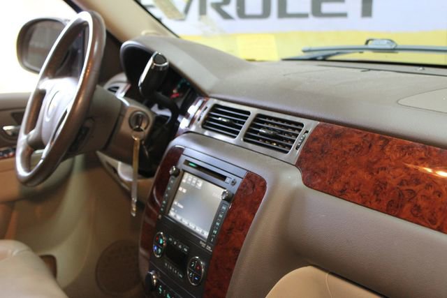 Used 2014 Chevrolet Suburban LTZ AWD/4WD image 10