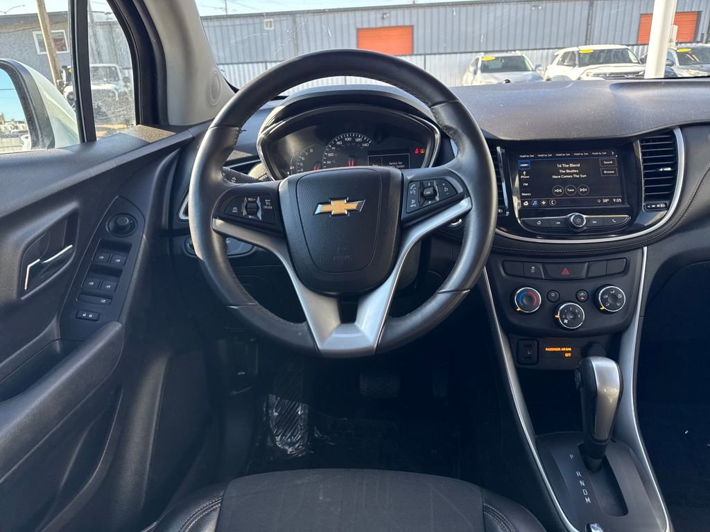 Used 2018 Chevrolet Trax LT w/ LT Convenience Package image 13