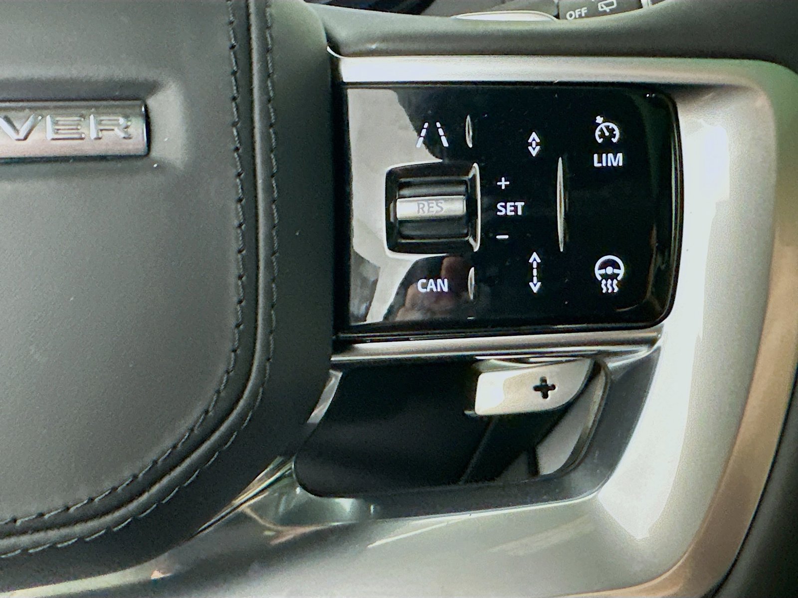 New 2026 Land Rover Range Rover Long Wheelbase SE AWD/4WD image 19