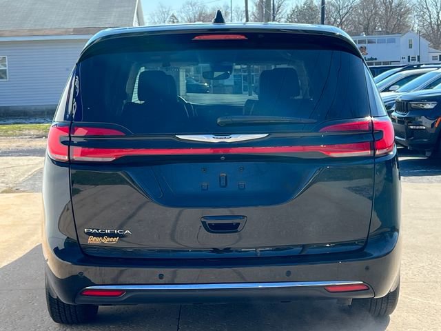 Used 2024 Chrysler Pacifica Touring-L image 45
