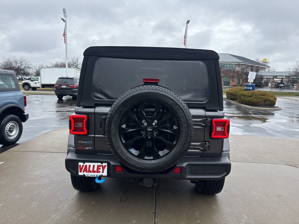 Used 2022 Jeep Wrangler Unlimited Sahara 4xe image 41