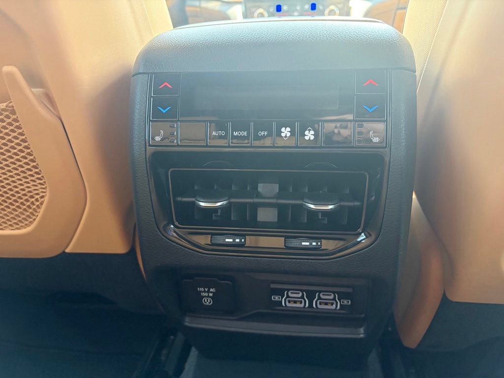 Used 2022 Jeep Grand Cherokee Summit AWD/4WD image 38