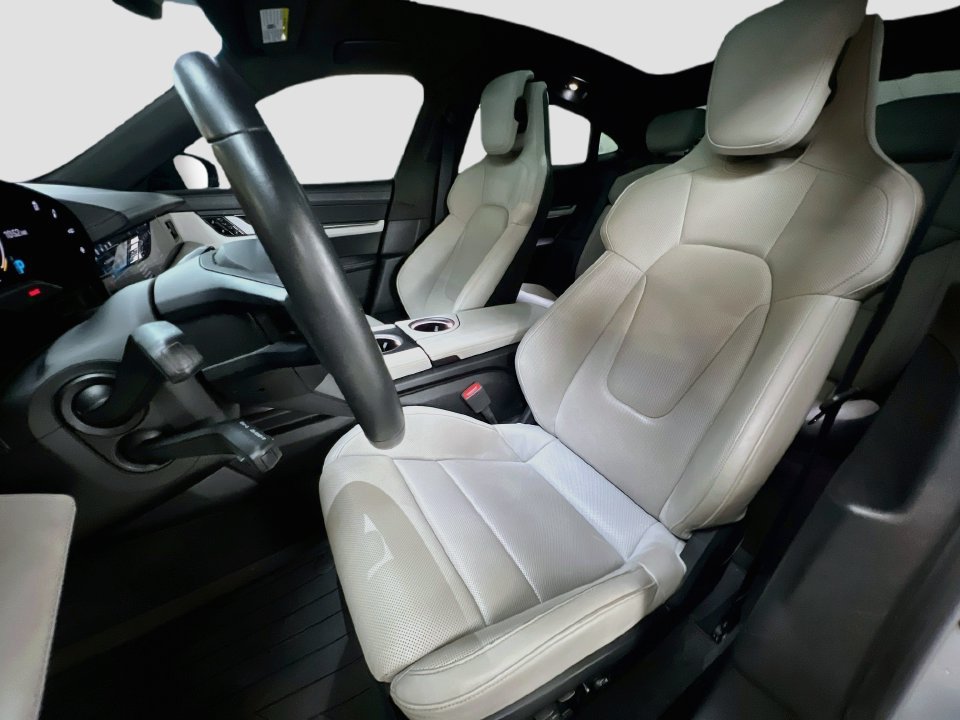 Used 2020 Porsche Taycan Turbo AWD/4WD image 5