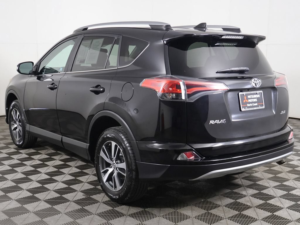 Used 2018 Toyota RAV4 XLE w/ Plus Extra Value Package FWD image 9