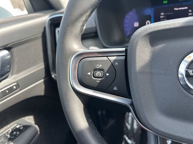 Certified 2023 Volvo XC40 B5 Plus w/ Climate Package image 26