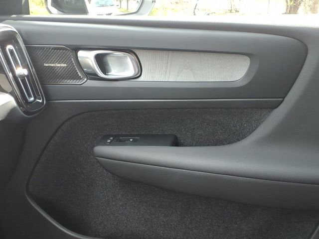 Used 2023 Volvo XC40 B5 Plus w/ Driver Assist Package image 19