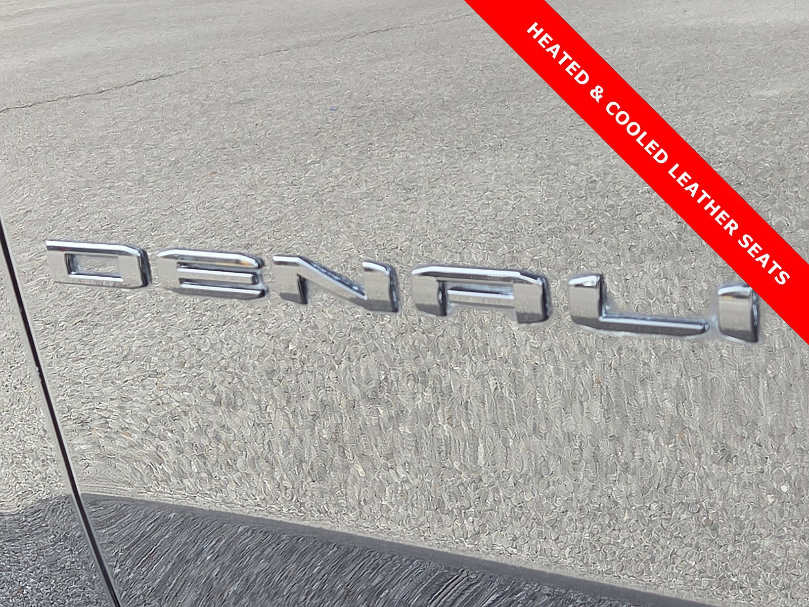 Used 2024 GMC Yukon Denali image 8