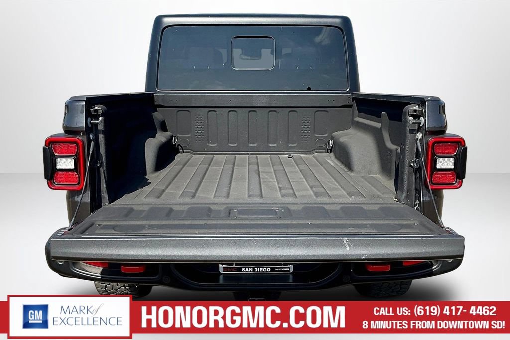 Used 2024 Jeep Gladiator Rubicon w/ Technology Group AWD/4WD image 7