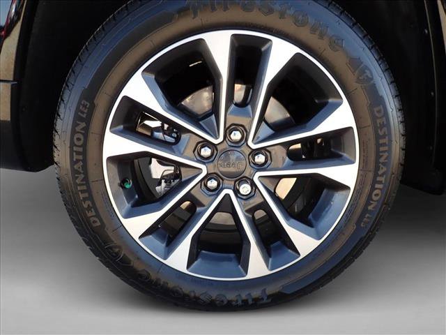 Used 2023 Jeep Grand Cherokee Overland w/ Advanced Protech Group III AWD/4WD image 7