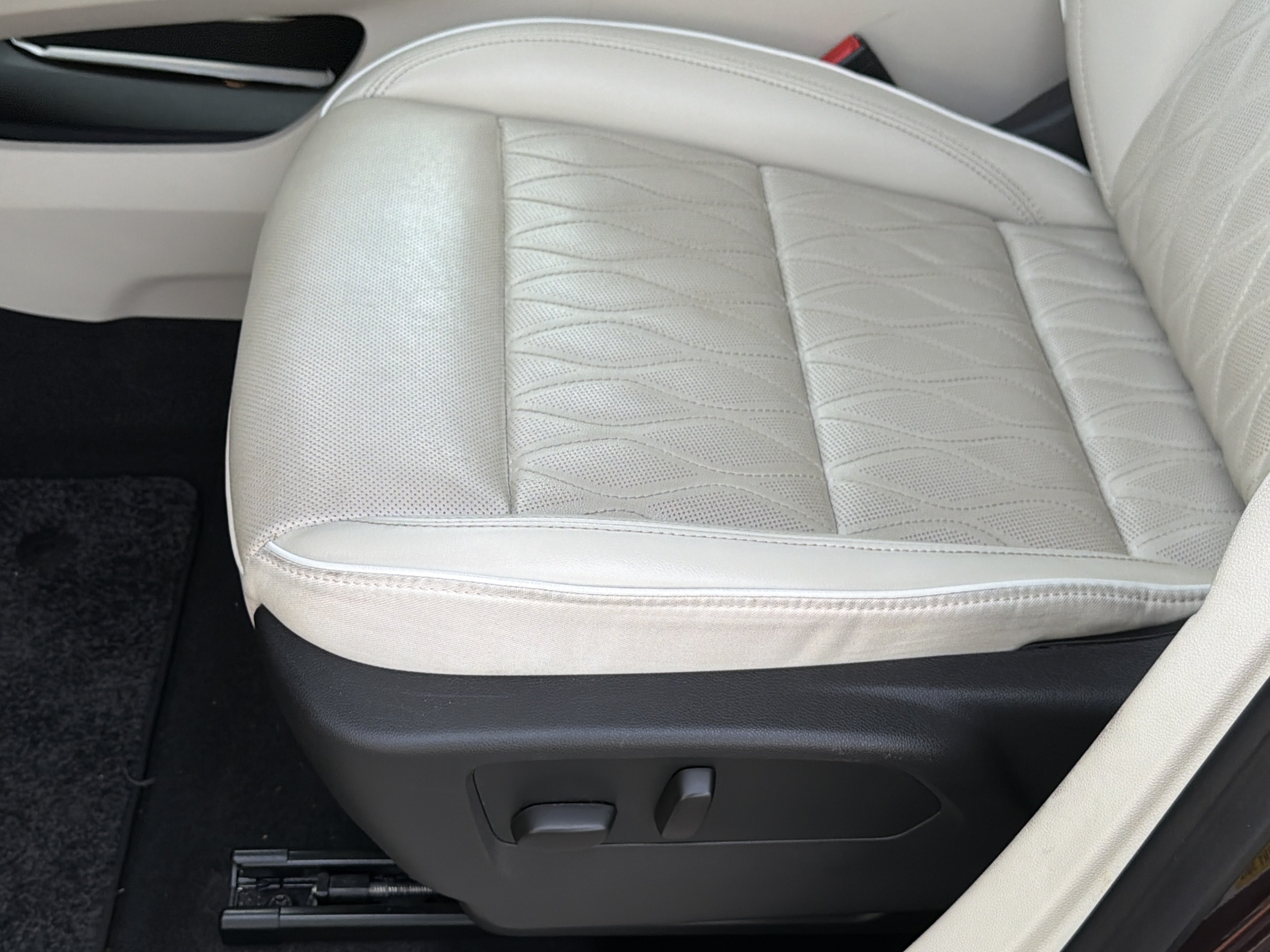 Used 2023 Buick Envision Avenir FWD image 24