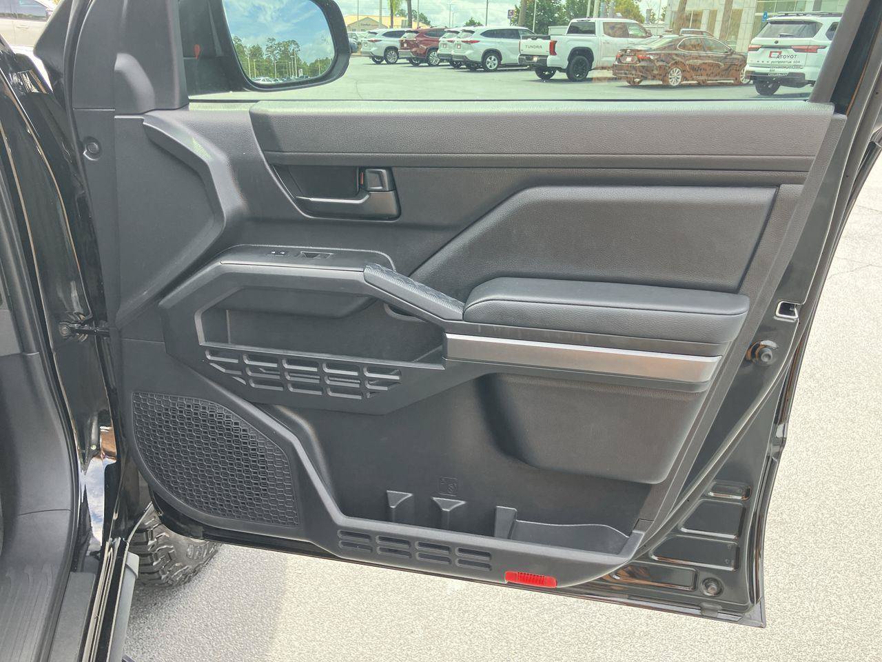 Certified 2024 Toyota Tacoma SR5 AWD/4WD image 30
