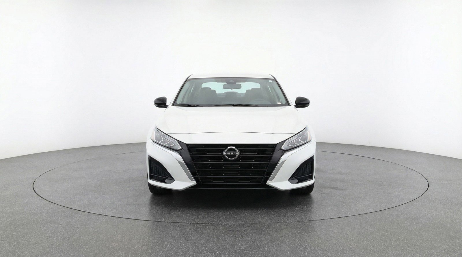 Used 2025 Nissan Altima 2.5 SV image 2