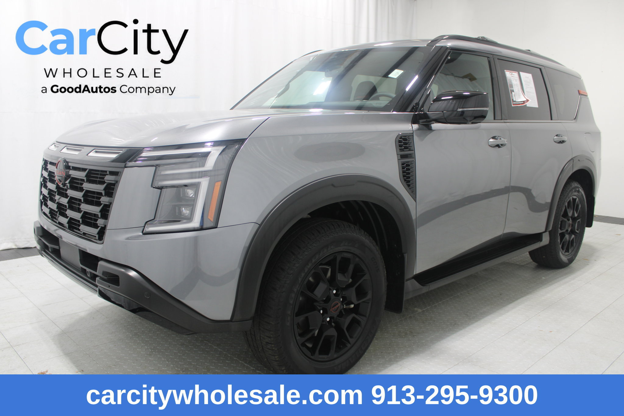Used 2026 Nissan Armada PRO-4X w/ Captain's Chari Seat Package AWD/4WD image 1