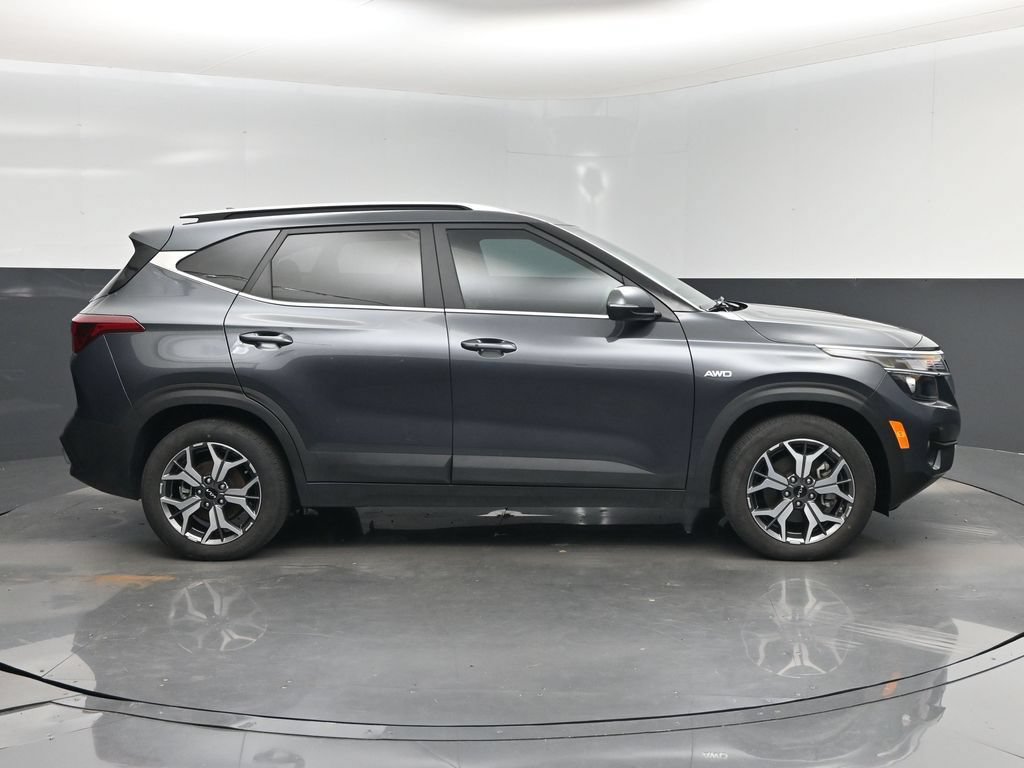 Certified 2023 Kia Seltos EX AWD/4WD image 2
