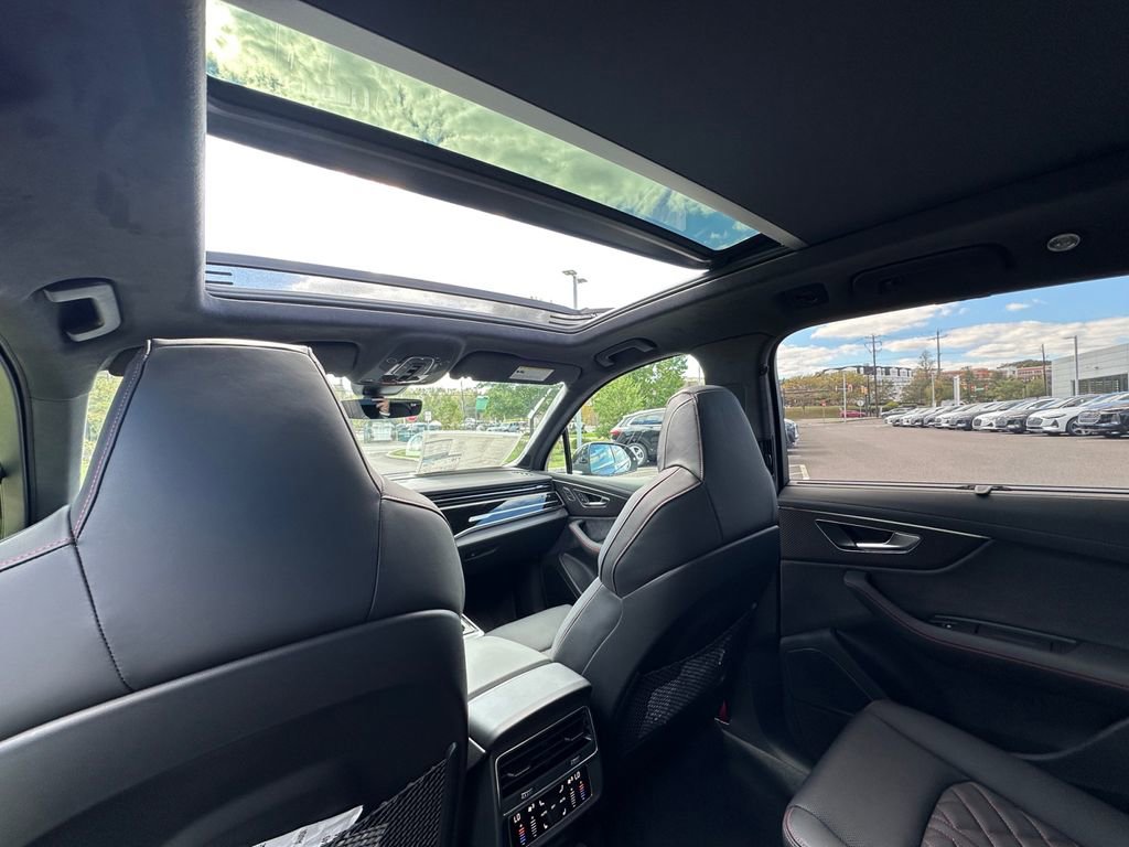 New 2026 Audi SQ7 Prestige image 27