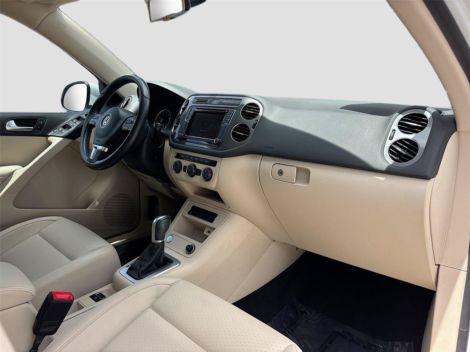 Used 2017 Volkswagen Tiguan S FWD image 28
