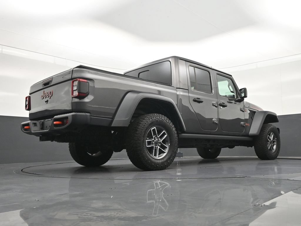 Used 2025 Jeep Gladiator Mojave w/ Convenience Group AWD/4WD image 31