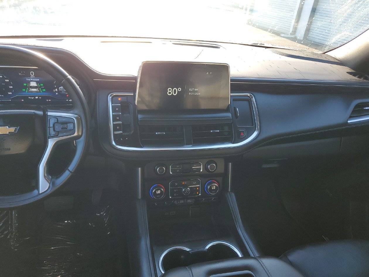 Used 2024 Chevrolet Suburban LT RWD image 12