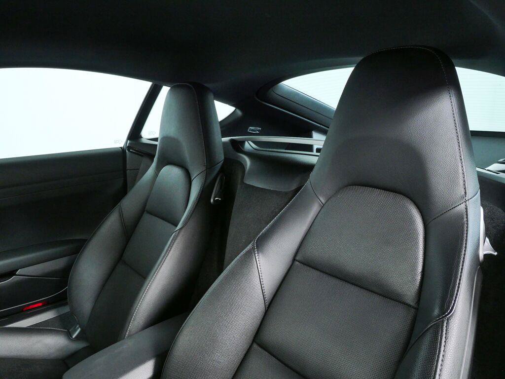 Certified 2019 Porsche 718 Cayman RWD image 5