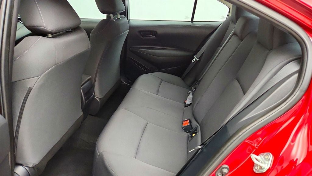 Used 2022 Toyota Corolla LE FWD image 20