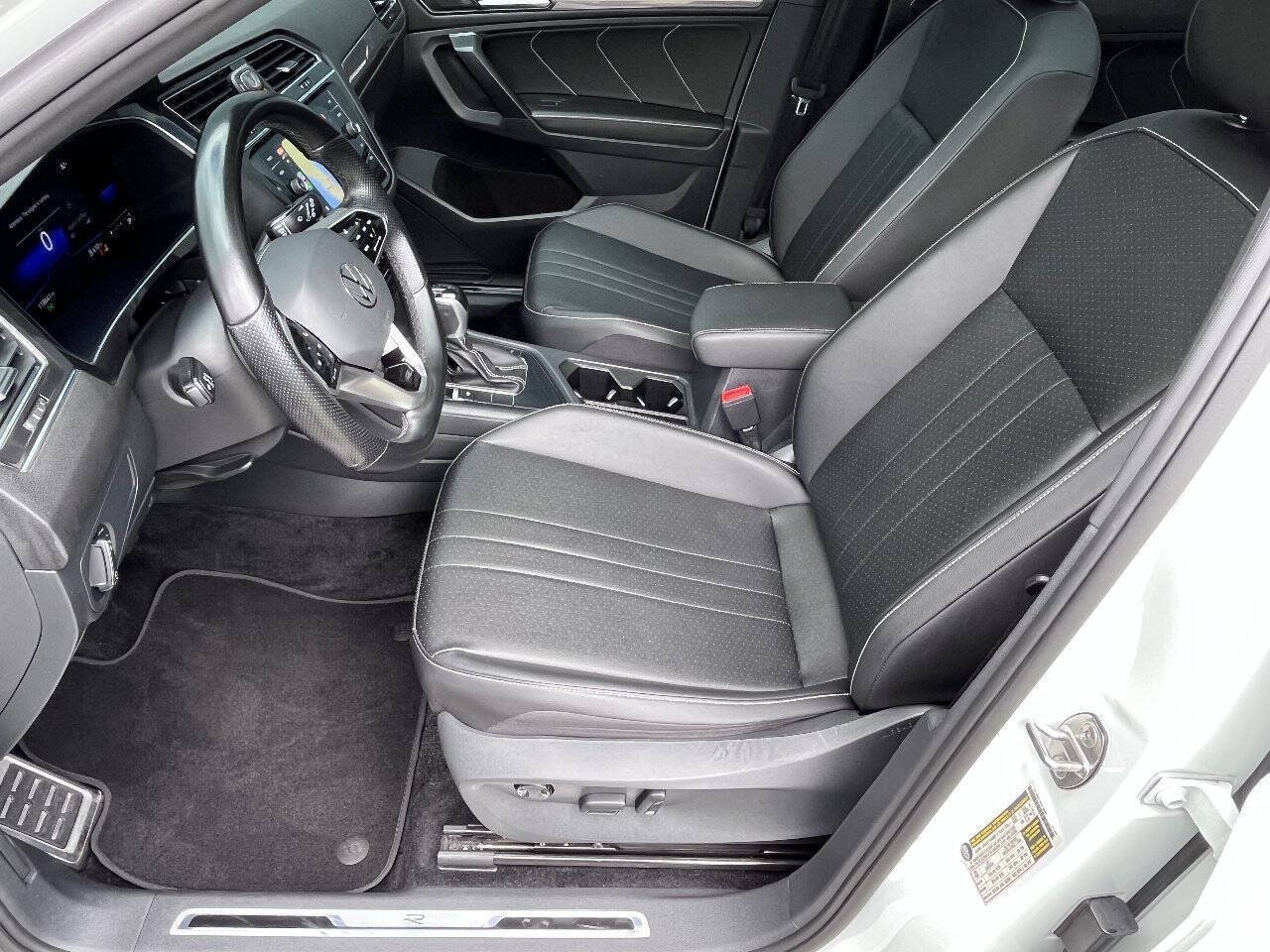 Used 2023 Volkswagen Tiguan SE R-Line FWD image 21