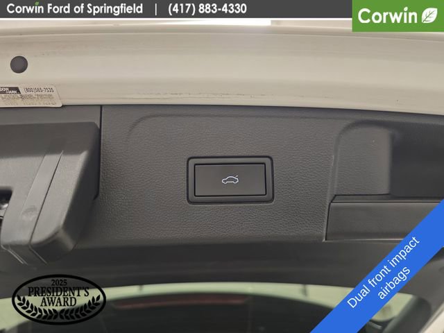 Used 2024 Volkswagen Atlas Peak Edition SE AWD/4WD image 16