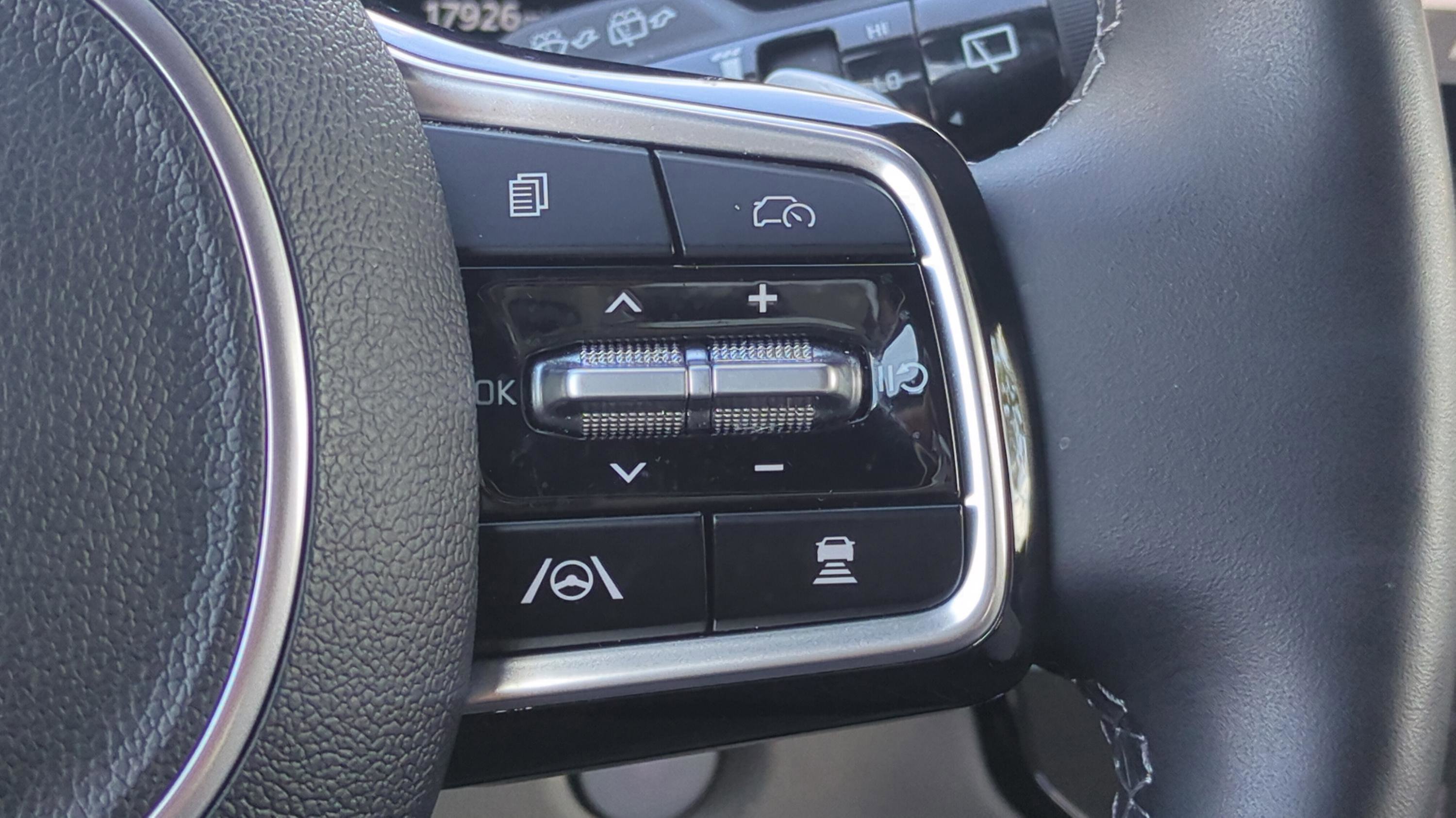 Certified 2025 Kia Sorento SX Prestige image 23