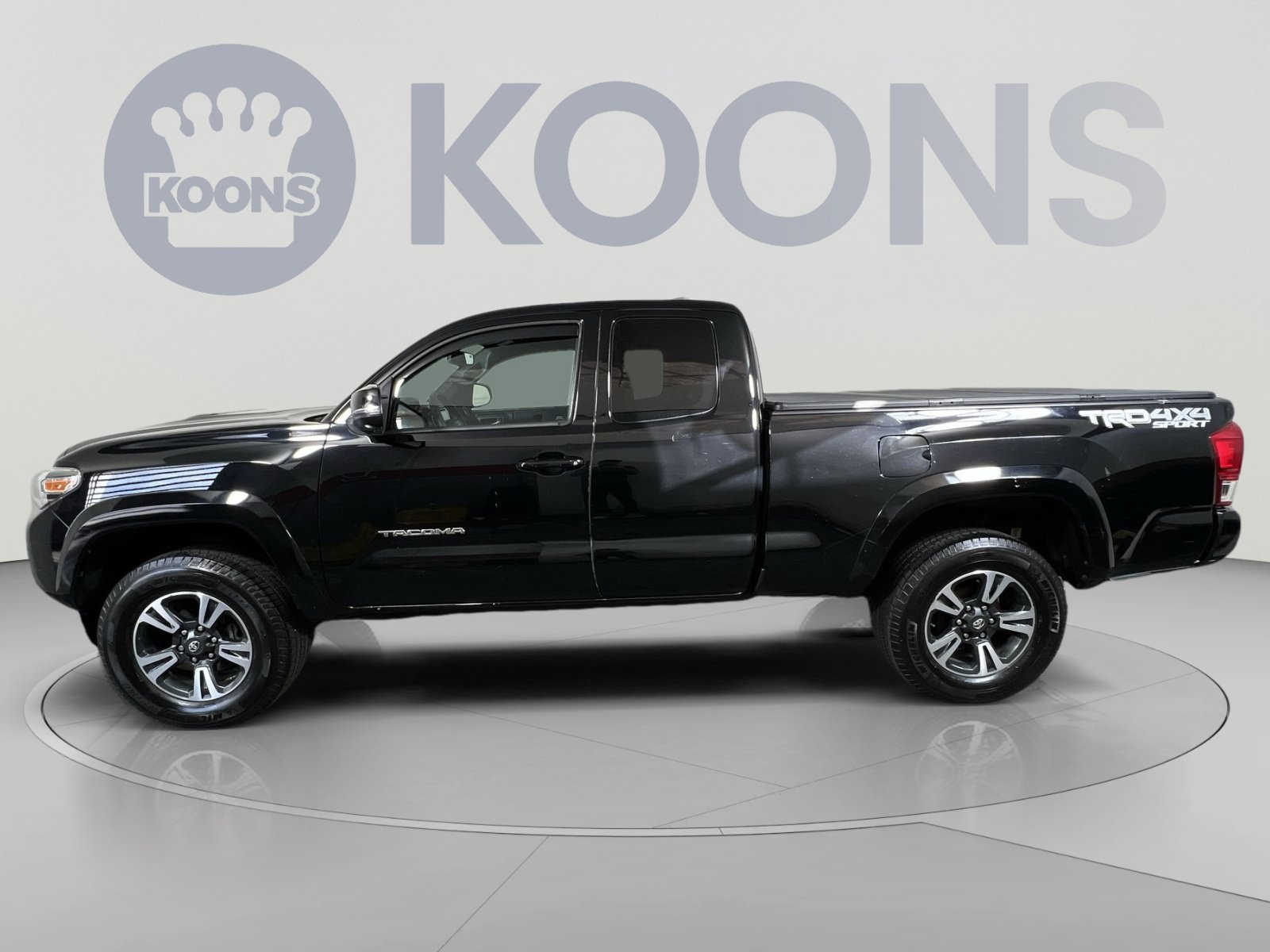 Used 2016 Toyota Tacoma TRD Sport w/ Towing Package AWD/4WD image 7