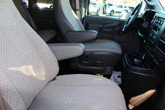 Used 2024 Chevrolet Express 3500 LT w/ LT Preferred Equipment Group image 6