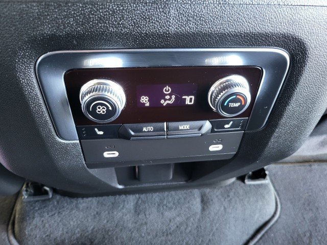 Used 2024 GMC Yukon XL SLT w/ SLT Luxury Package AWD/4WD image 10
