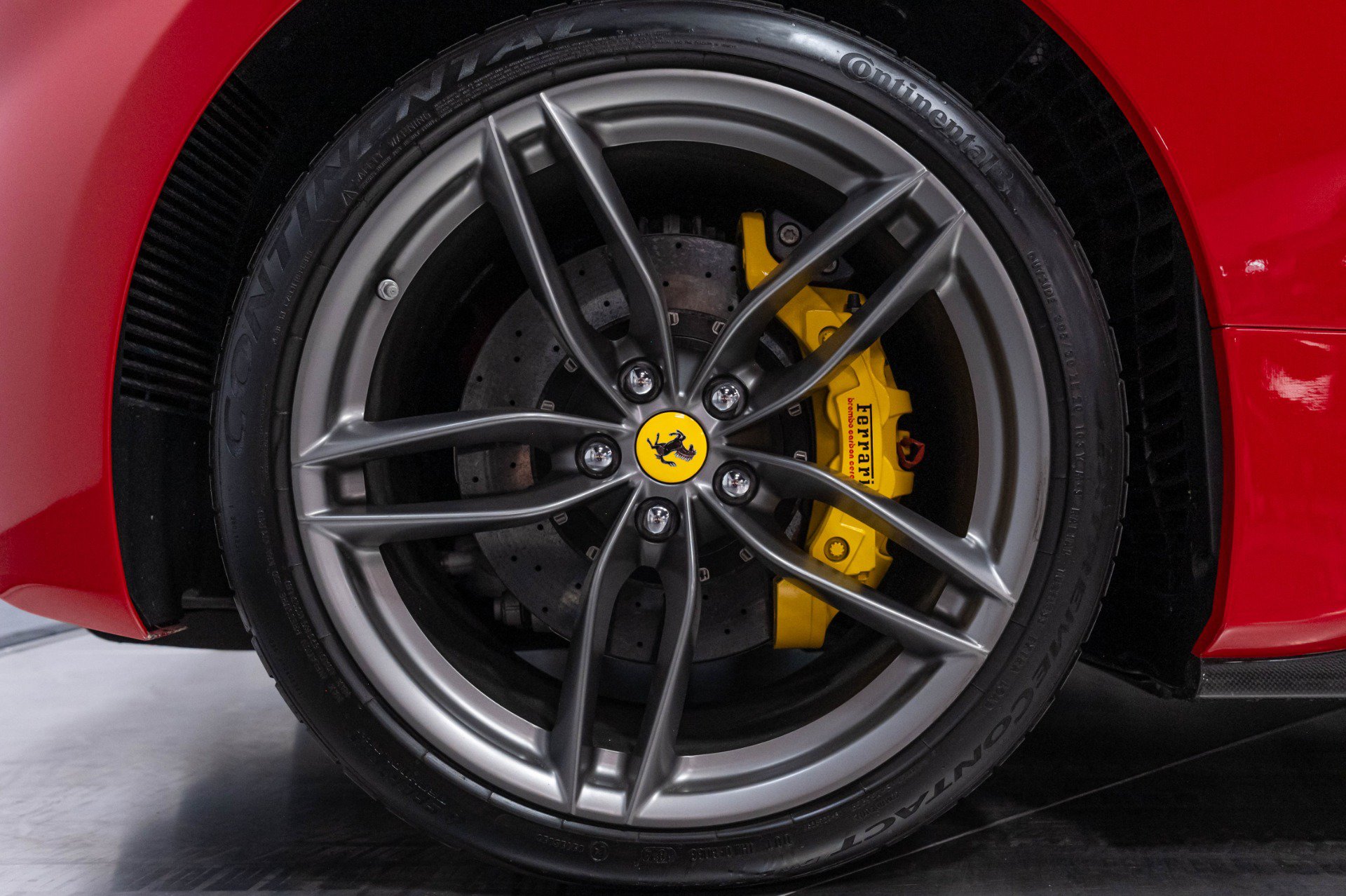 Used 2018 Ferrari 488 Spider RWD image 27