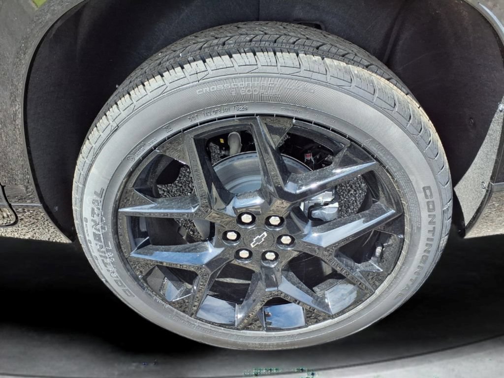 New 2026 Chevrolet Traverse RS w/ LPO, Floor Liner Package FWD image 17