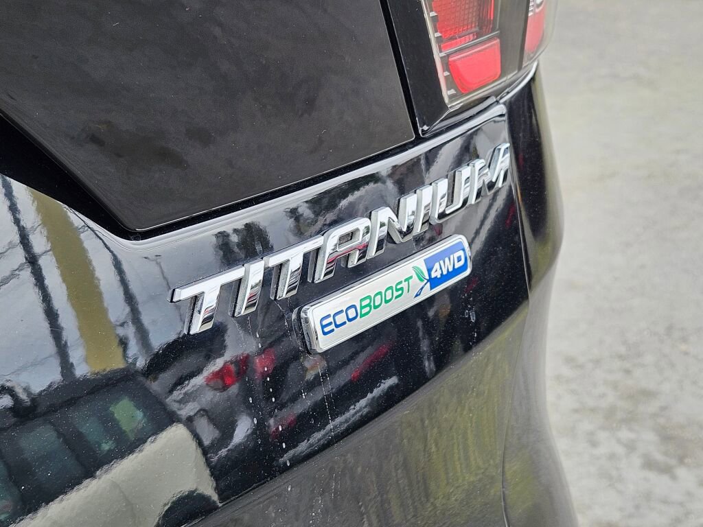Used 2017 Ford Escape Titanium image 10