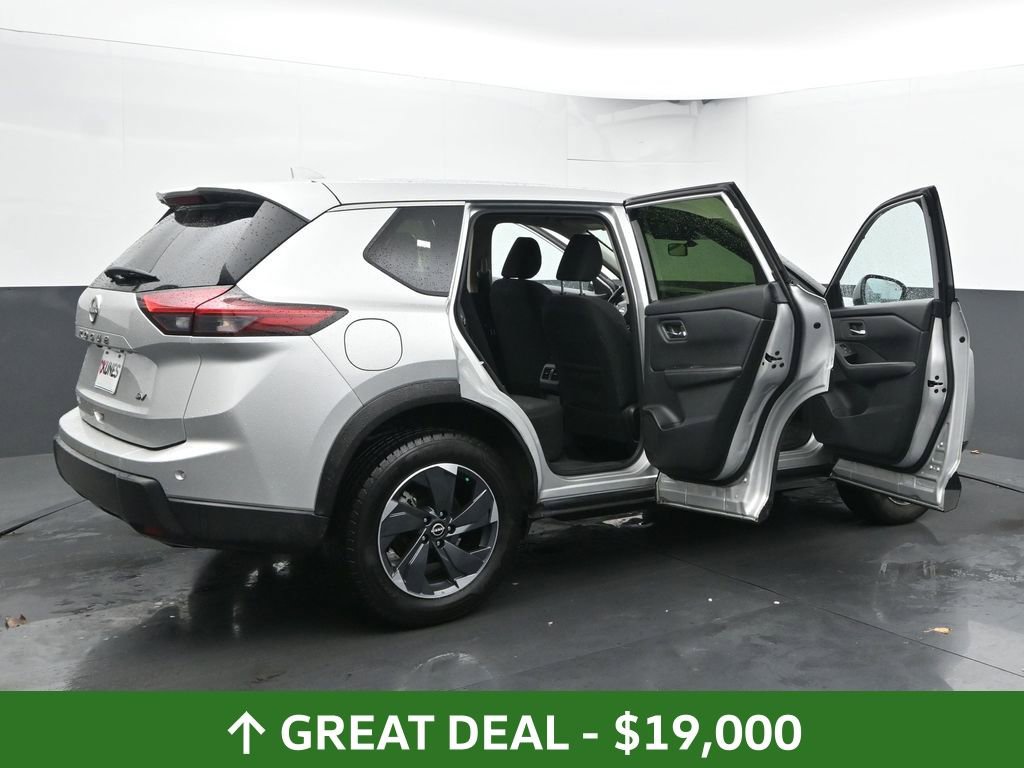 Used 2024 Nissan Rogue SV image 60